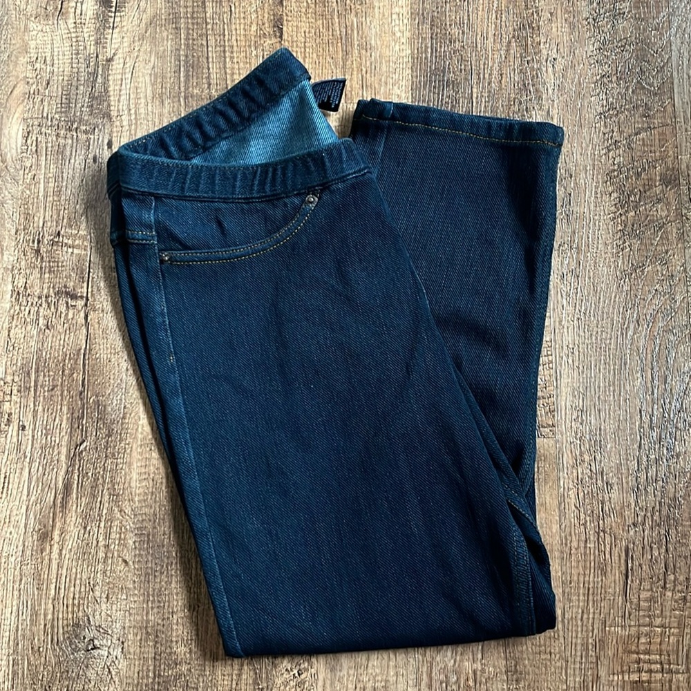HUE Size Small “Denim” Look Capris